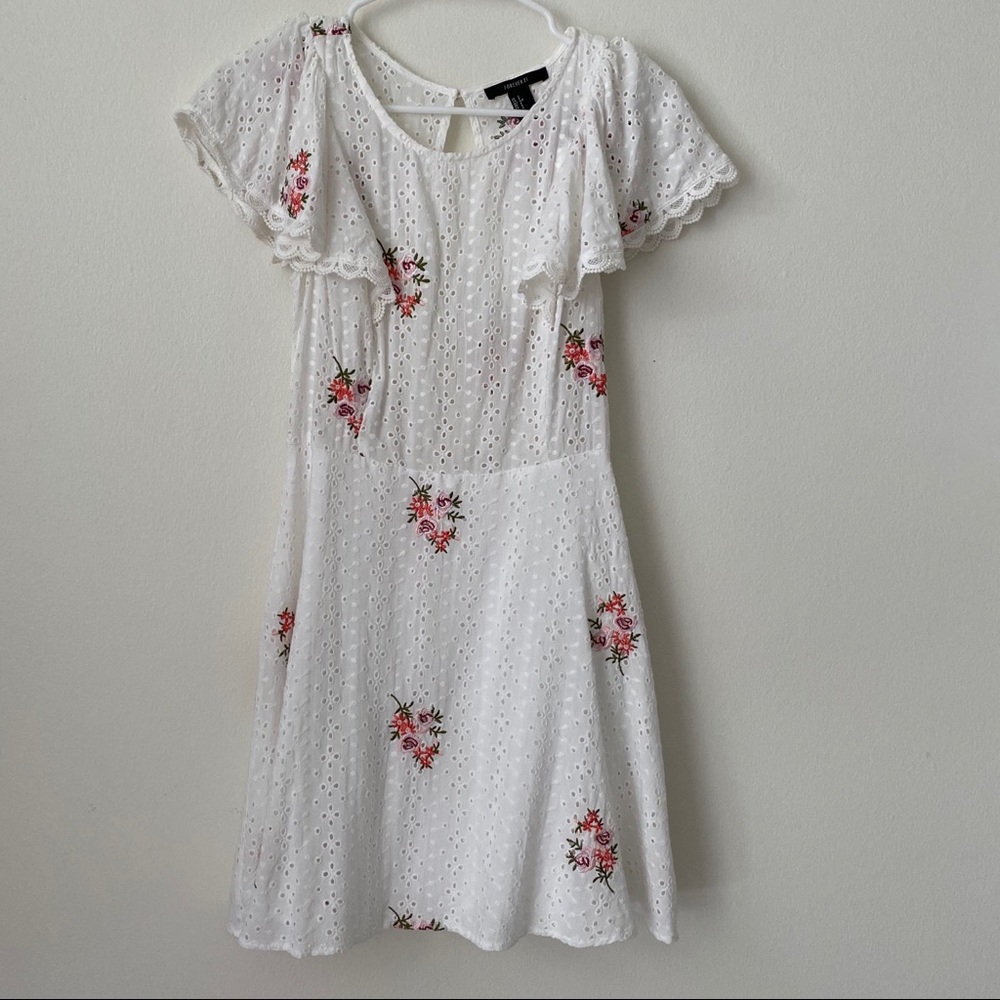 Forever 21 White Floral Dress / Size S